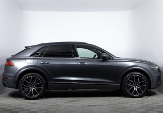 Подержанный автомобиль Audi Q8 2020 года (4 фото)