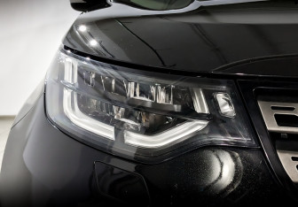 Подержанный автомобиль Land Rover Discovery 2017 года (17 фото)