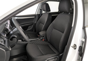 Подержанный автомобиль Skoda Octavia Liftback 2019 года (20 фото)