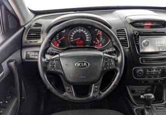 Подержанный автомобиль Kia Sorento 2014 года (21 фото)