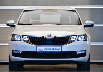 Подержанный автомобиль Skoda Octavia Liftback 2019 года (2 фото)