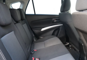 Подержанный автомобиль Suzuki SX4 Hatchback 2014 года (20 фото)