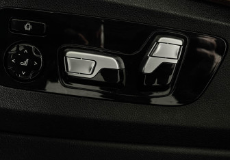 Подержанный автомобиль BMW X5 2021 года (18 фото)