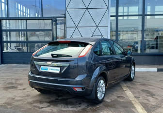Подержанный автомобиль Ford Focus Hatchback 2008 года (5 фото)