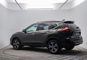 Подержанный автомобиль Nissan X-Trail 2021 года (7 фото)