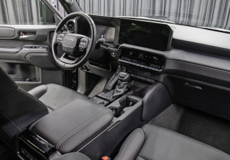 Подержанный автомобиль Toyota Land Cruiser Prado 2024 года (12 фото)