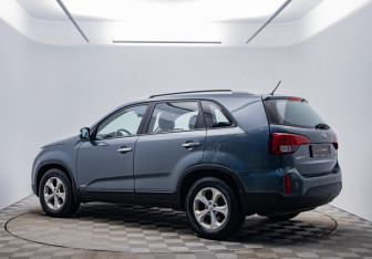 Подержанный автомобиль Kia Sorento 2014 года (7 фото)