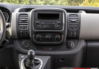 Подержанный автомобиль Renault Trafic 2019 года (15 фото)