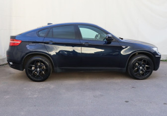 Подержанный автомобиль BMW X6 2013 года (7 фото)