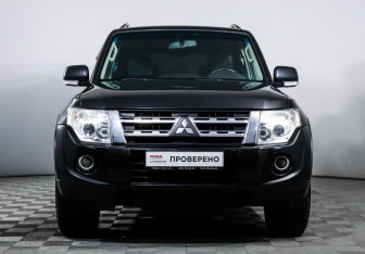Подержанный автомобиль Mitsubishi Pajero 2012 года (2 фото)