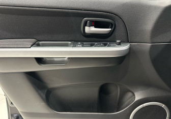 Подержанный автомобиль Suzuki Grand Vitara 2009 года (13 фото)