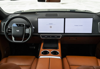 Подержанный автомобиль LiXiang L9 2023 года (15 фото)