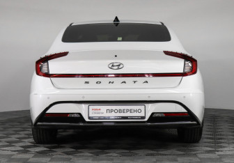 Подержанный автомобиль Hyundai Sonata 2020 года (6 фото)