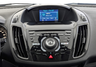 Подержанный автомобиль Ford Kuga 2013 года (17 фото)