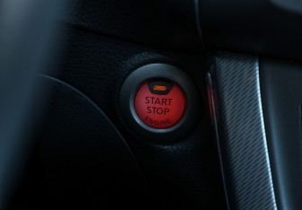 Подержанный автомобиль Nissan Tiida Hatchback 2015 года (19 фото)