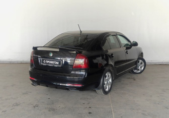 Подержанный автомобиль Skoda Octavia Liftback 2011 года (6 фото)