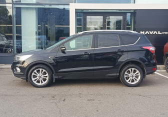 Подержанный автомобиль Ford Kuga 2017 года (8 фото)