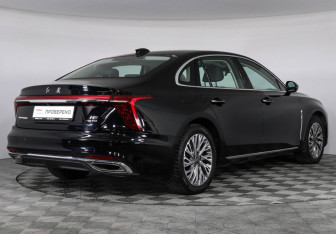 Подержанный автомобиль Hongqi H5 2024 года (5 фото)