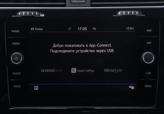 Подержанный автомобиль Volkswagen Golf R Wagon 2018 года (14 фото)