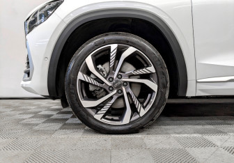 Подержанный автомобиль Geely Monjaro 2023 года (18 фото)