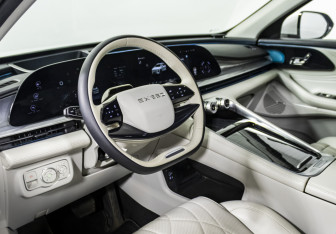 Подержанный автомобиль Exeed RX 2023 года (11 фото)