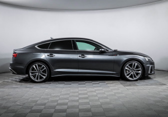 Подержанный автомобиль Audi A5 Liftback 2020 года (4 фото)