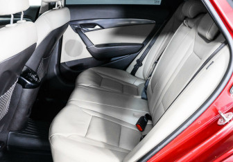 Подержанный автомобиль Hyundai i40 Wagon 2012 года (13 фото)