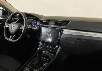 Новый Skoda Superb Liftback 2025 (11 фото)