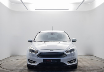 Подержанный автомобиль Ford Focus Sedan 2015 года (2 фото)