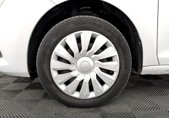 Подержанный автомобиль Skoda Rapid Liftback 2021 года (18 фото)