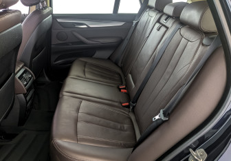 Подержанный автомобиль BMW X5 2018 года (12 фото)