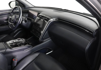 Подержанный автомобиль Hyundai Tucson 2022 года (10 фото)