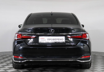 Подержанный автомобиль Lexus ES 2019 года (6 фото)