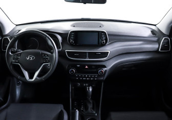 Подержанный автомобиль Hyundai Tucson 2019 года (10 фото)
