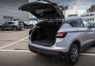 Подержанный автомобиль Geely Coolray 2023 года (14 фото)