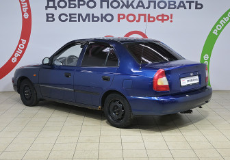 Подержанный автомобиль Hyundai Accent Sedan 2009 года (6 фото)