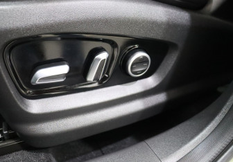 Подержанный автомобиль Jaecoo J7 2024 года (12 фото)