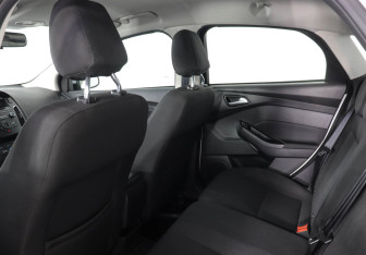 Подержанный автомобиль Ford Focus Hatchback 2018 года (12 фото)