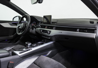 Подержанный автомобиль Audi A5 Coupe 2018 года (15 фото)