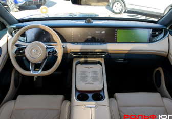 Подержанный автомобиль Voyah Free 2023 года (9 фото)