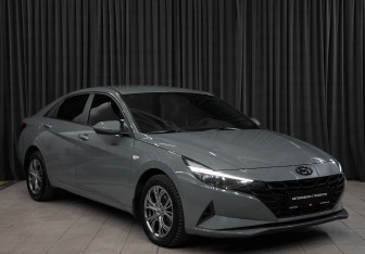 Подержанный автомобиль Hyundai Elantra Sedan 2021 года (3 фото)