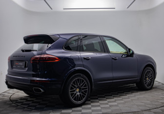 Подержанный автомобиль Porsche Cayenne 2017 года (5 фото)