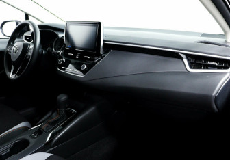 Подержанный автомобиль Toyota Corolla Sedan 2022 года (9 фото)
