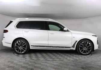 Новый BMW X7 2025 (6 фото)