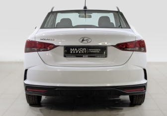 Подержанный автомобиль Hyundai Solaris Sedan 2022 года (6 фото)
