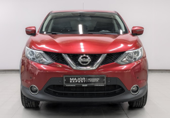 Подержанный автомобиль Nissan Qashqai 2016 года (2 фото)