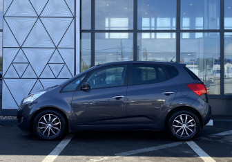 Подержанный автомобиль Kia Venga 2013 года (8 фото)