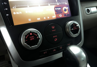 Подержанный автомобиль Mazda CX-7 2008 года (16 фото)