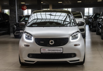 Подержанный автомобиль Smart Fortwo Hatchback 2018 года (3 фото)