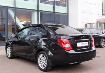 Подержанный автомобиль Chevrolet Aveo Sedan 2014 года (6 фото)